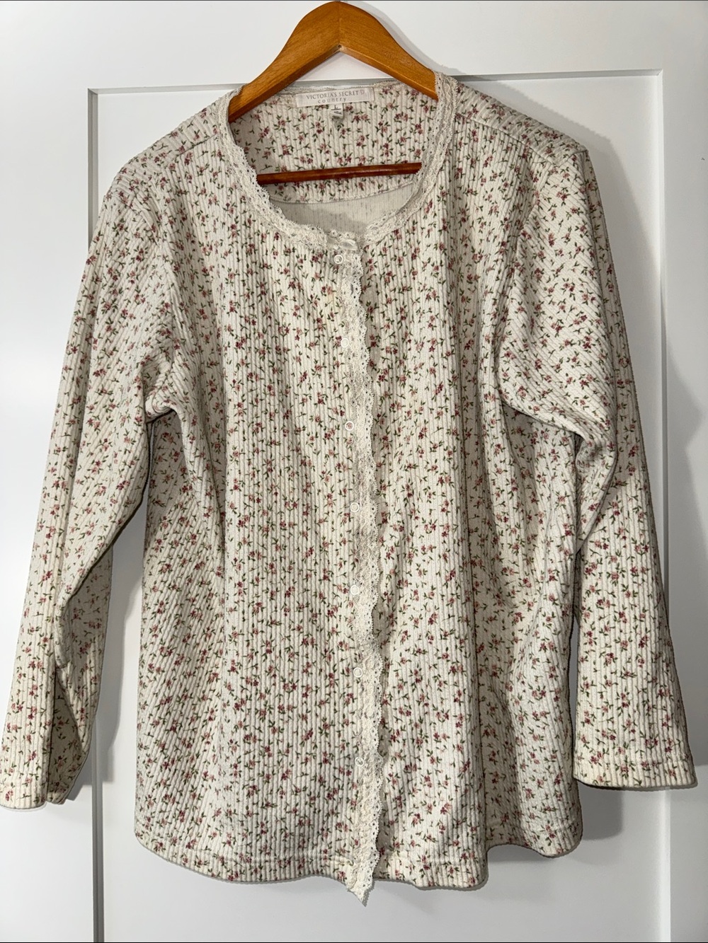 Vintage Victoria's Secret-“Country” Cream Floral Ribbed Button-Up Cardigan sz L